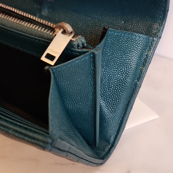 Yves Saint Laurent Peacock Chevron Cassandra Leather Wallet W/Silver Hardware - Picture 11 of 15